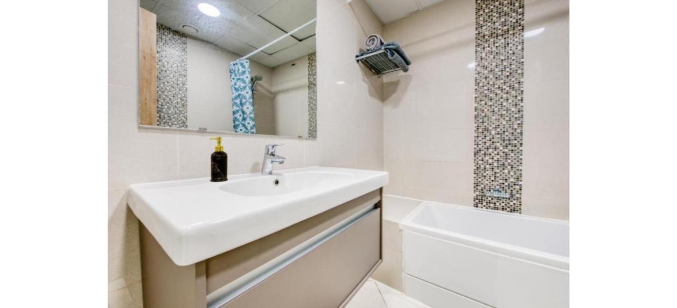 Luxurious 4-Bedroom Duplex Villa Apartment Near Jbr Дубай Екстериор снимка